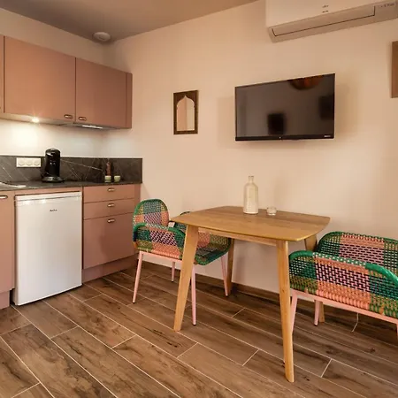 Magic Surf House Apartment *