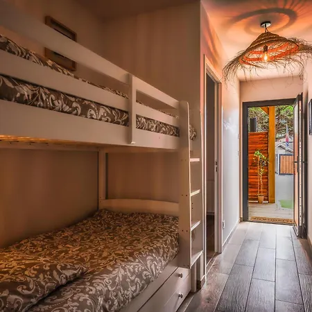 Magic Surf House *